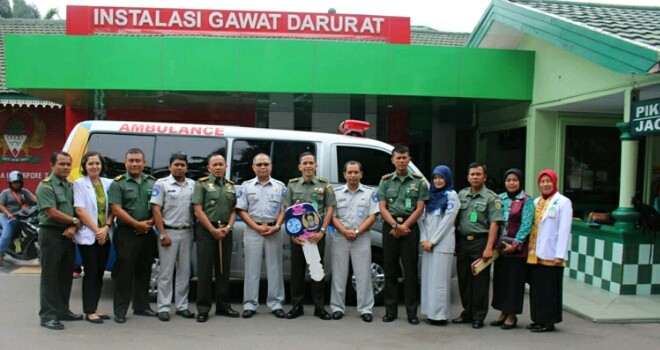 Mobil Ambulance diserahkan PT Jasa Raharja (Persero) Cabang Jambi kepada Rumah Sakit Dr. Bratanata.