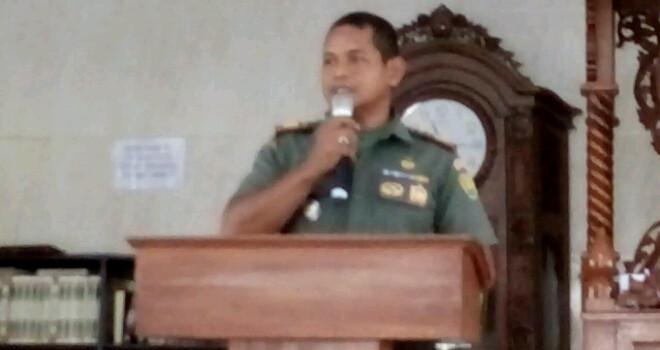 Komandan Rayon Militer (Danramil) 08/Danau Teluk, Kapten Inf Abdul Rauf