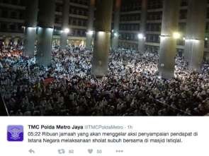 Foto Peserta Demo 4 November Subuhan di Istiqlal.