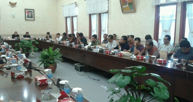 Rapat disparitas harga Sawit di ruang Banggar DPRD Provinsi Jambi.