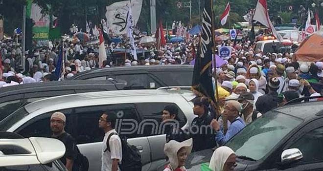 Suasana bubaran massa Aksi Bela Islam III. Foto: Fathan/JPNN