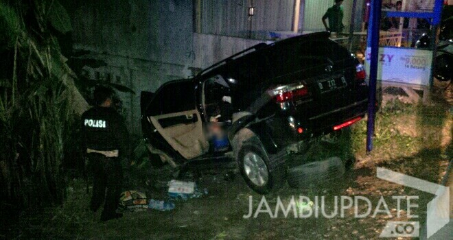 Mobil Toyota Fortuner D 212 Q, mengalami kecelakaan tunggal di Rt 02 Desa Serasah.