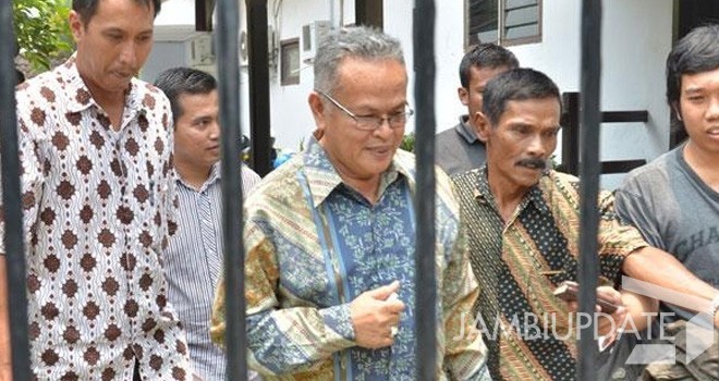 Mantan Rektor Unja, Aulia Tasman.