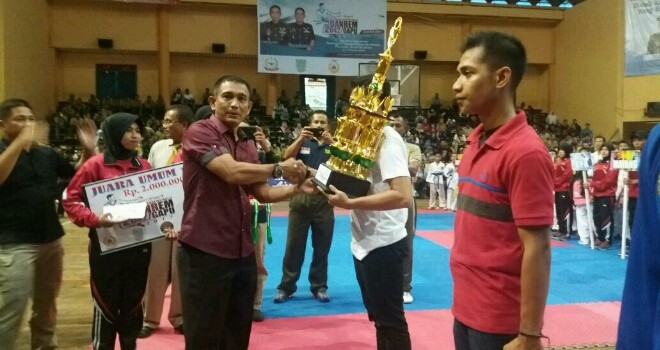 Kota Jambi menjadi juara umum Kejuruan Taekwondo Piala Danrem 042/Gapu.