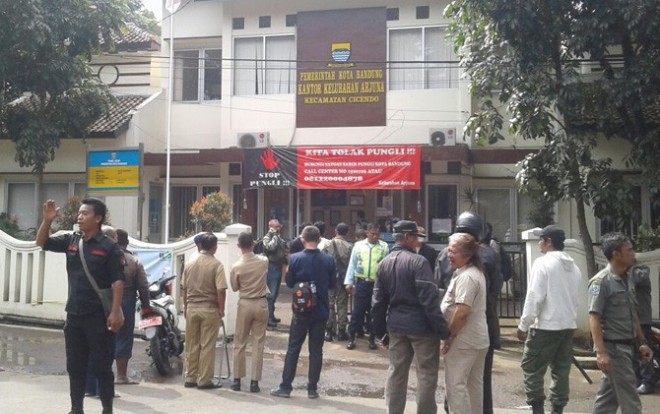 Terduga Teroris Serang Polisi dan Bakar Kantor Keluarahan di Bandung (Istimewa)