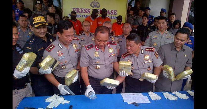 Kapolda Jambi saat pres release di Polres Tanjab Barat.