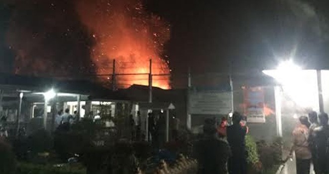 Terlihat api berkobar di Lapas Kelas IIA Jambi. Foto : IST