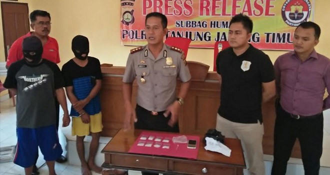 Press Release penangkapan sabu yang dipimpin Kapolres Tanjab Timur, AKBP Bramono Pornomo Nugroho.