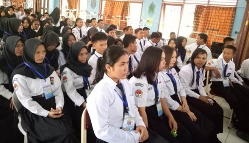 Pelepasan praktik kerja industri (Prakerin) siswa SMKN 1 Tanjung Selor, Sabtu (11/3). Foto: Radar Tarakan/JPNN.com