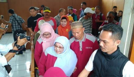 Siti Rokayah, seorang ibu berusia 83 tahun, digugat anak dan menantunya ke Pengadilan Negeri (PN) Kabupaten Garut Kamis (23/3) (M Erfan/Radar Garut/JawaPos.com)