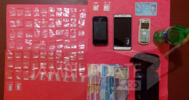 Barang bukti narkoba jenis sabu setelah penangkapan yang dilakukan oleh Polsek Sadu di dalam kamar, M Yasin (35), warga Sungai Itik RT 06 Deda Temenggung, Kecamatan Sadu, Kabupaten Tanjab Timur.