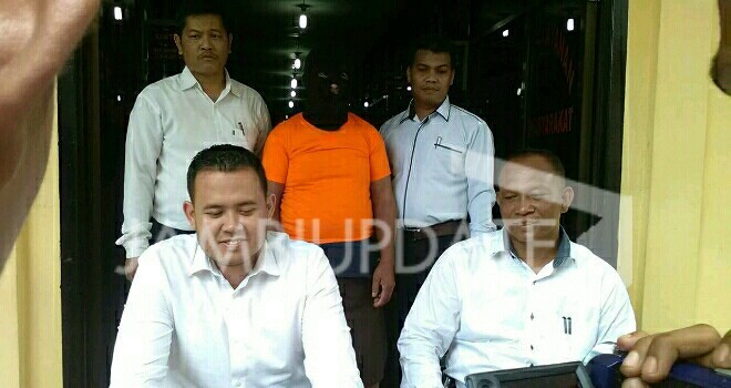 Pelaku pencabulan di bungo yang di amankan polisi.