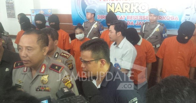 Kapolda Jambi Brigjen Pol Yazid Fanani saat di wawancara usi press release di Polda Jambi.