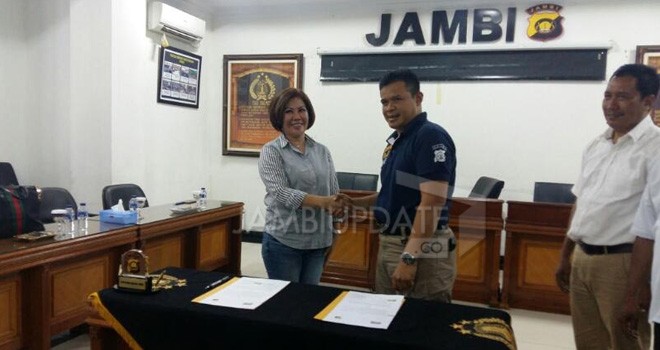 Ditresnarkoba Polda Jambi saat Teken MoU dengan Jasa Pengiriman.