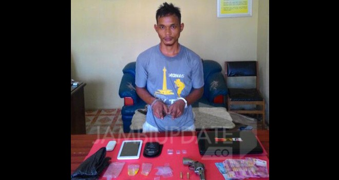 Tatang Sumantri (32) berhasil diamankan beserta barang bukti oleh Anggota Satresnarkotika Polres Sarolangun.