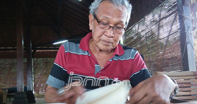 Aspar Paturusi, budayawan Sulawesi Selatan. Foto: Wenri Wanhar/JPNN.com