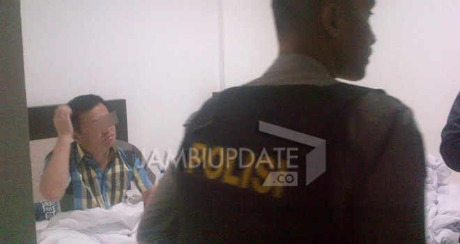 WNA Asal Tiongkok yang amankan Polres Merangin di Hotel.