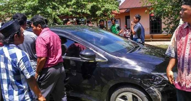Mobil Honda City yang dihujani tembakan oleh petugas Satlantas Polres Lubuklinggau. foto: ist