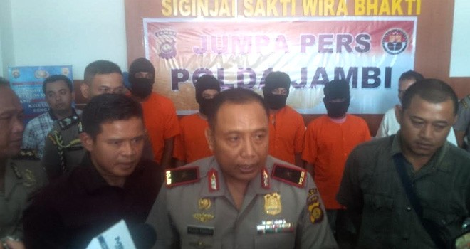 Pres release di lobi utama Polda Jambi Brigjen Pol Yazid Fanani.