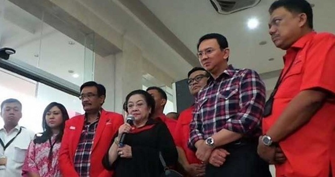 Pasangan No Urut 2 Ahok-Djarot bersama Politikus PDIP.