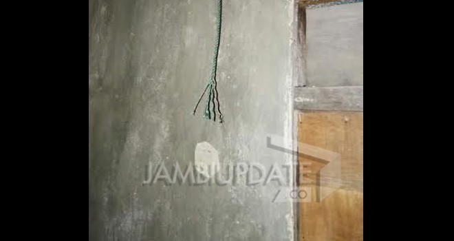 Tali yang digunakan eko untuk gantung diri.