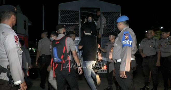 15 pasangan diduga mesum terjaring razia pekat Siginjai 2017.