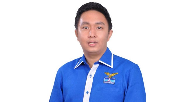 Fikar Azami.