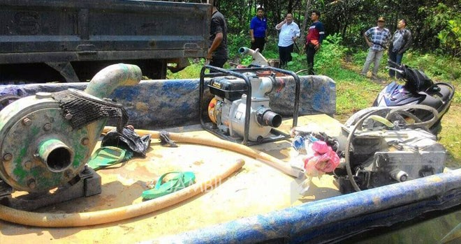 Aparat berhasil mengamankan barang bukti 3 unit sepeda motor, 3 unit mesin sedot air PETI dan 2 mesin dompeng.