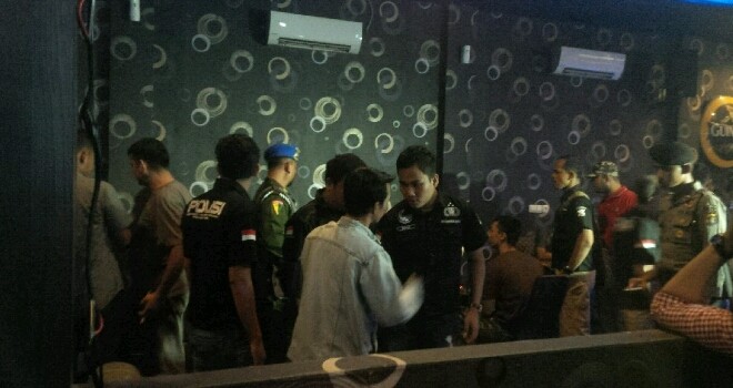 Razia tempat hiburan malam di kota jambi.