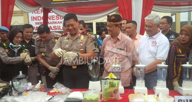 Polda Jambi Musnahkan 10,8 Kg Sabu dan 1.193 Butir Ekstasi.