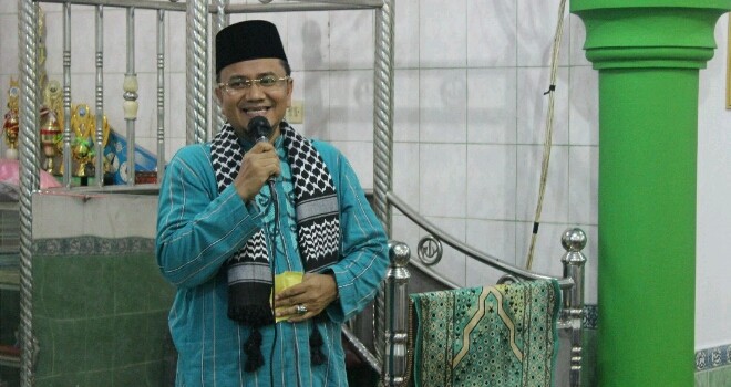 dr. Maulana mengunjungi masjid Nururrahman Eka Jaya Jambi Selatan, Minggu (4/6).