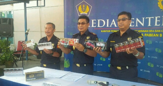 Bea Cukai Jambi berhasil mengamankan 4.876.000 batang rokok ilegal. 