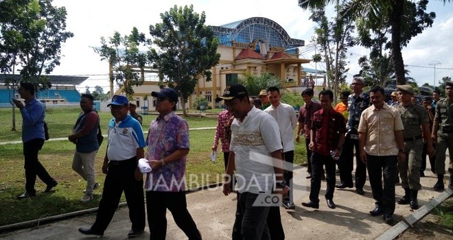 Wakil Gubenur Jambi saat meninjau kesiapan MTQ ke 47 tingkat Provinsi Jambi di Kabupaten Tanjabtim.