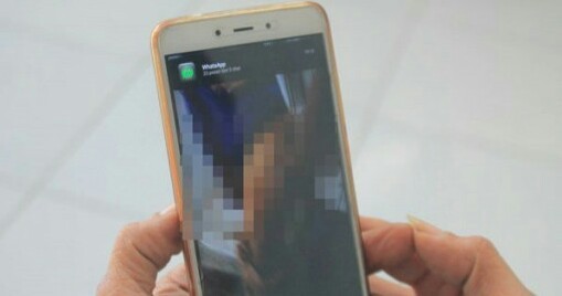 Video adegan dewasa yang dilakukan di toilet stadion. Foto : Andi Chorniawan / Radar Magetan. 