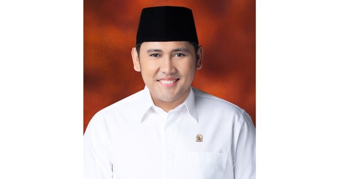 M. Syukur.