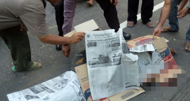 Ibu dan anak tewas usai ditabrak truk pengangkut pasir.