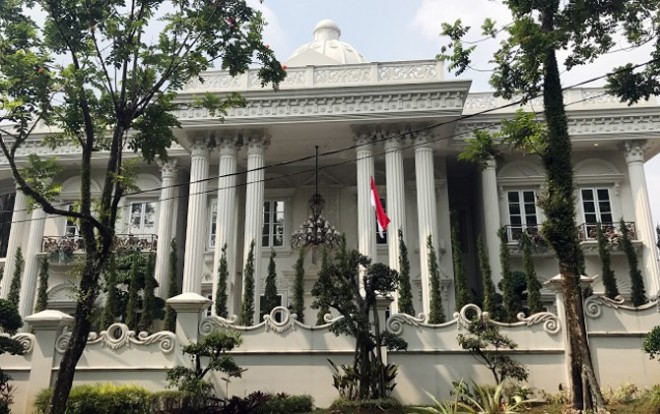 Rumah mewah milik bos First Travel di Sentul City. (DHIMAS GINANJAR/JAWA POS)