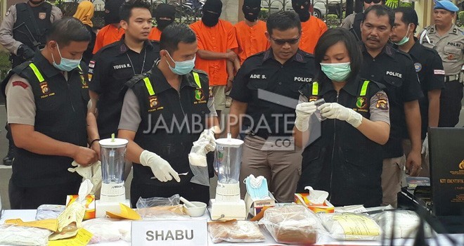 Polda dan BNNP Jambi saat Musnahkan 11 Kg Sabu.