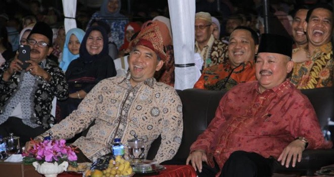 Walikota JambiSy Fasha bersama Gubernur Sumatera Selatan Alex Noerdin.