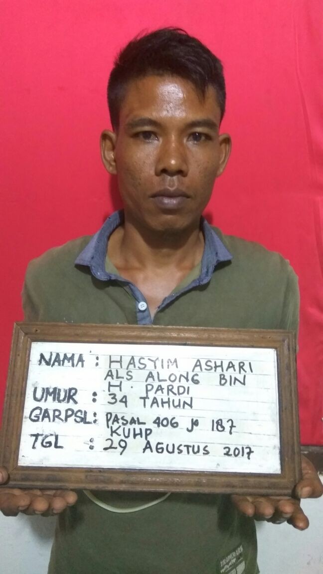 Tersangka yang diamankan Polisi.