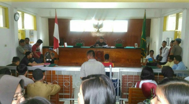 Sidang vonis Pembunuh Dendi.