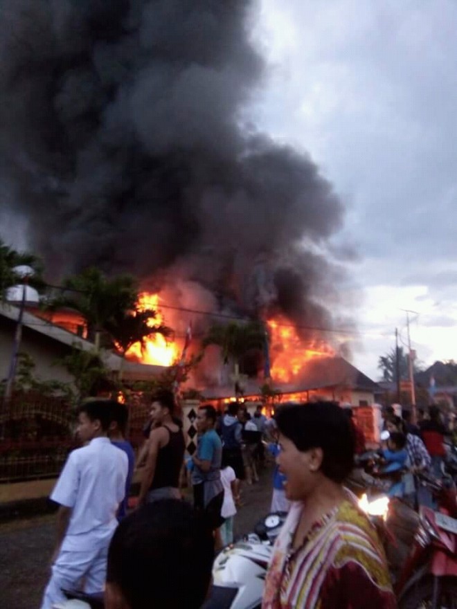 Kebakaran yang terjadi di Desa Belui, Kerinci. 