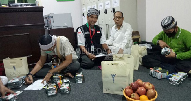 Kondisi sebagian jamaah haji (JH) asal Jambi menjelang keberangkatan ke Madinah.