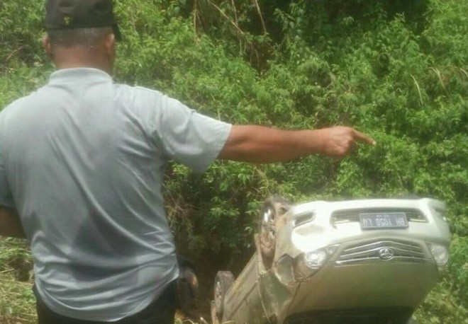 Minibus Berpenumpang 3 Orang Masuk Jurang di Kerinci.