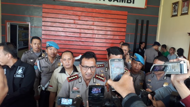 Kapolresta Jambi, Kombes Pol Fauzi Dalimunthe saat pres release. 