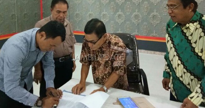 Penandatanganan berita acara hasil kesepakatan survei.