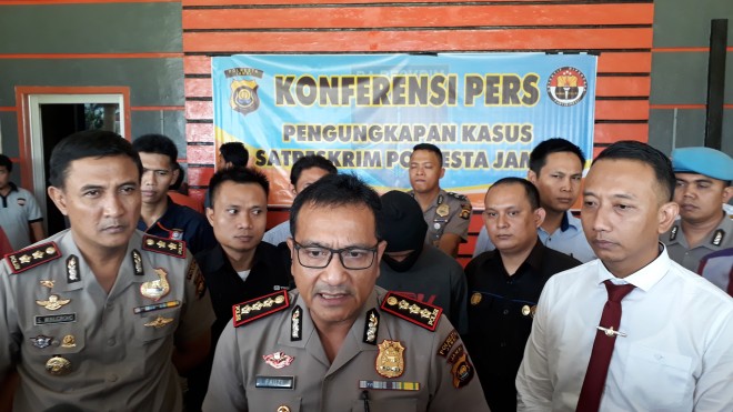 Kapolresta Jambi, Kombes Pol Fauzi Dalimunthe saat pres release. 