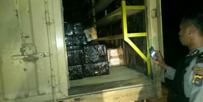 Polres Tanjab Timur Gagalkan Penyelundupan 612 Handphone Ilegal.