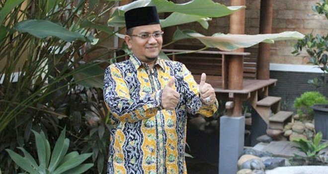 dr Maulana. 