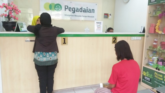 Pegadaian melayani kredit kepemilikan kendaraan melalui Produk Amanah. 